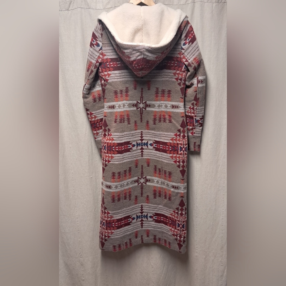 Women's Geometric Pattern Cape with Shearling Col… - image 2